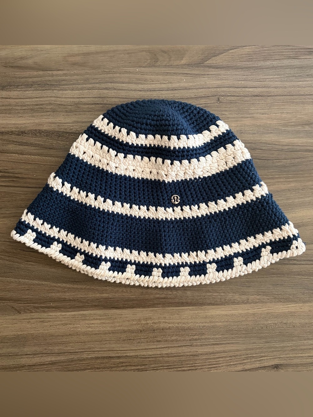 Lululemon Cotton Crochet Bucket Hat Blue Light Ivory Size M/L NWOT